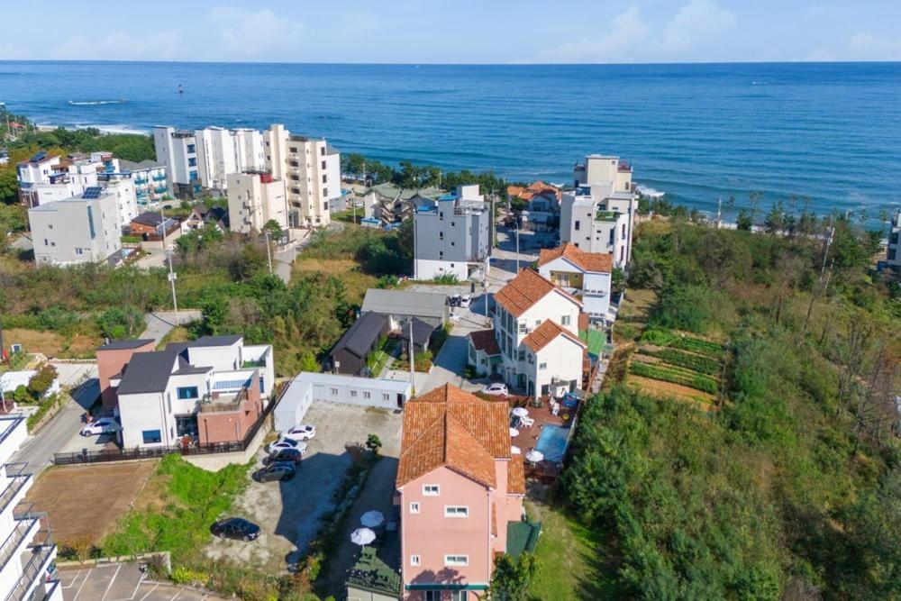 Gangneung Mirabell Spa Pension Exterior foto